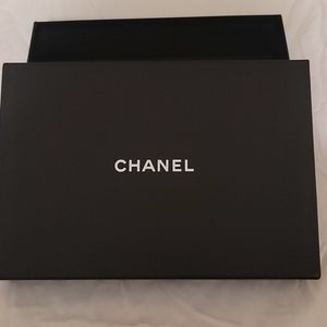 Chanel box